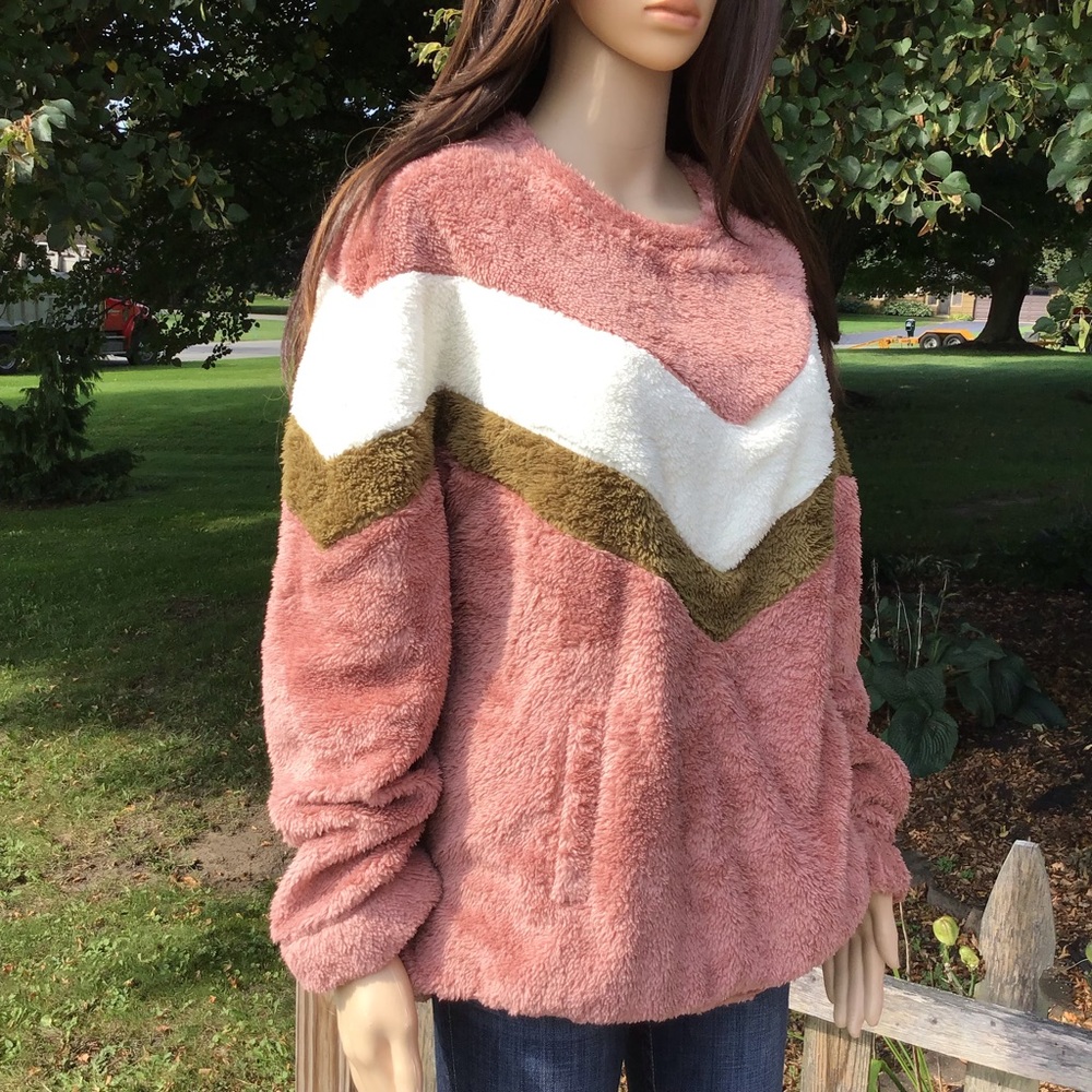 - PLUSH COZY LOOSE TOP WITH SIDE POCKETS - Picture 9 of 9